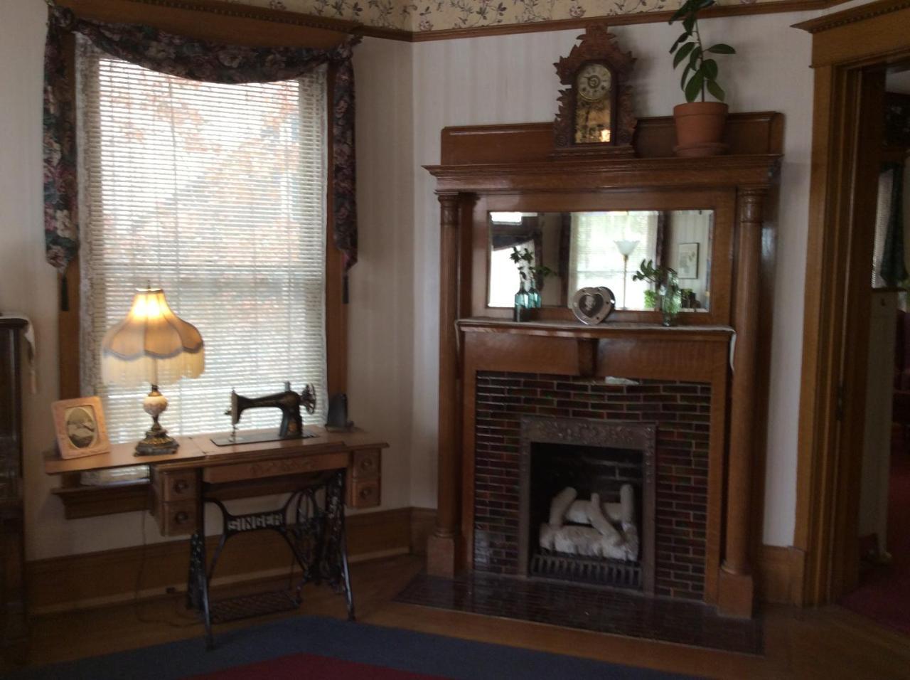 Crescent Lily Inn Colorado Springs Esterno foto